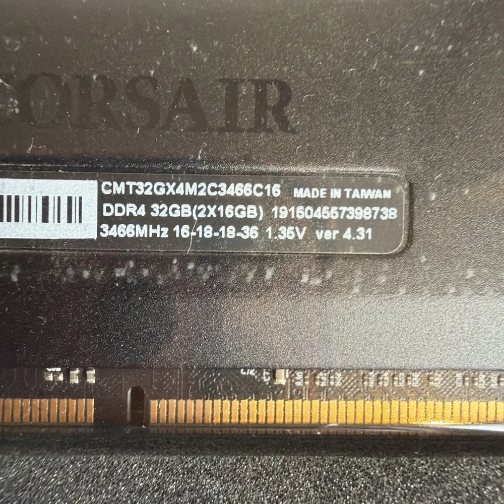 Corsair Dominator Platinum RGB 32GB (2x16GB) DDR4 RAM 3466MHz CMT32GX4M2C3466C16